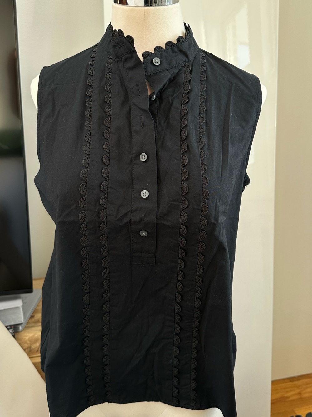 Romantic Gothic Victorian Dark Academia Scallop Trim Sleeveless Black top